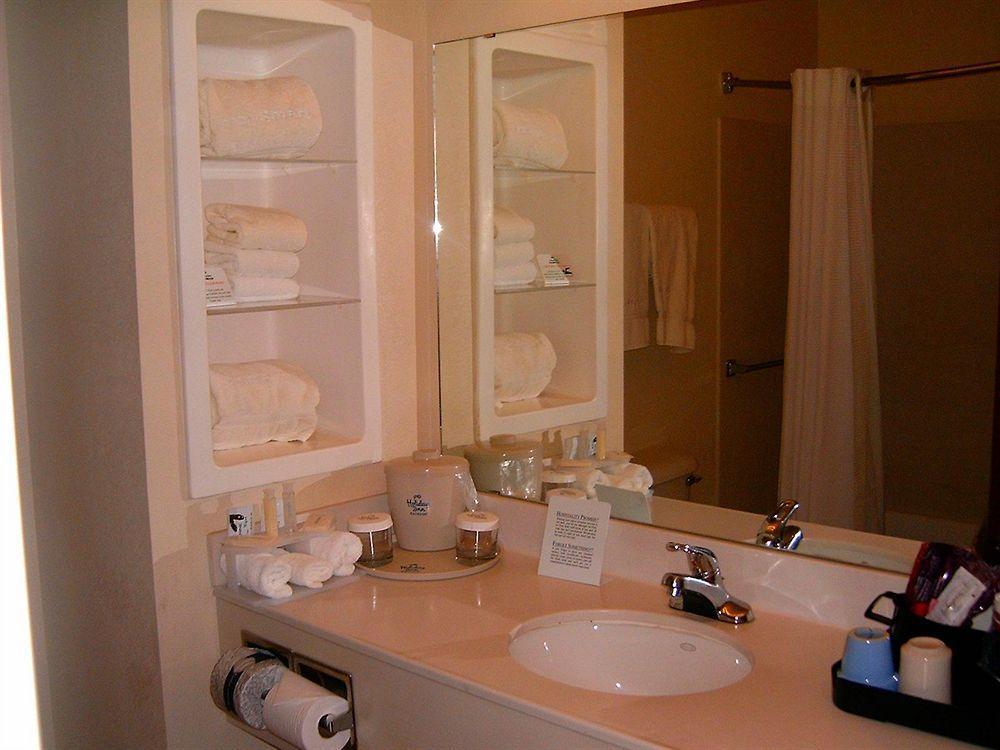 Holiday Inn Express Hotel & Suites Plainview By Ihg Room photo