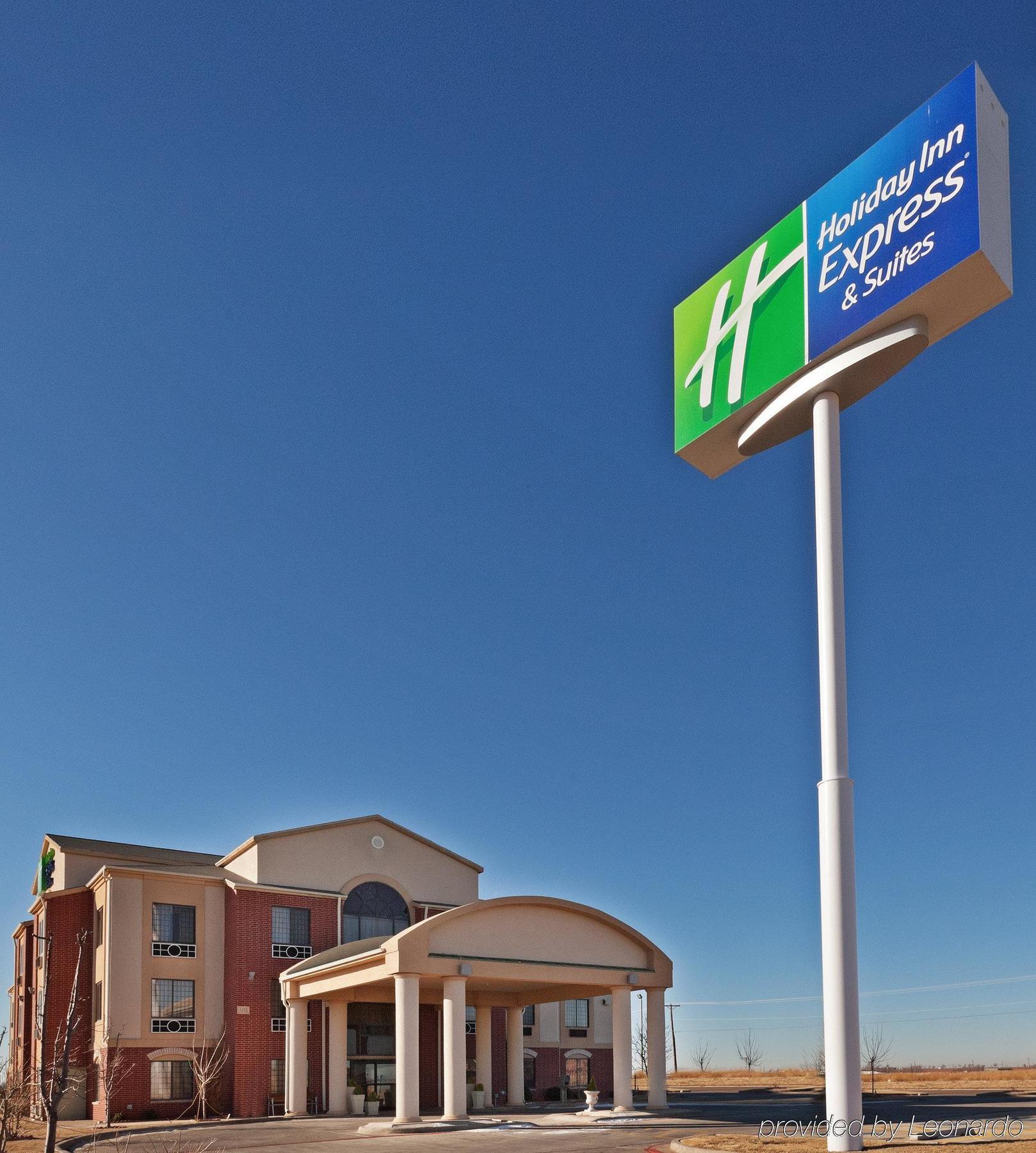 Holiday Inn Express Hotel & Suites Plainview By Ihg Exterior photo