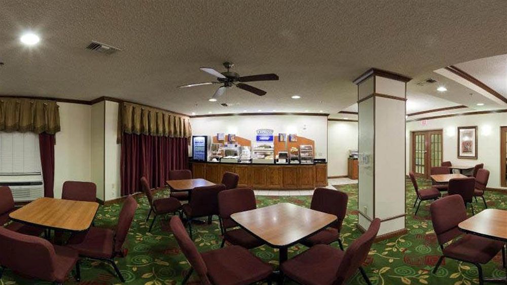 Holiday Inn Express Hotel & Suites Plainview By Ihg Exterior photo